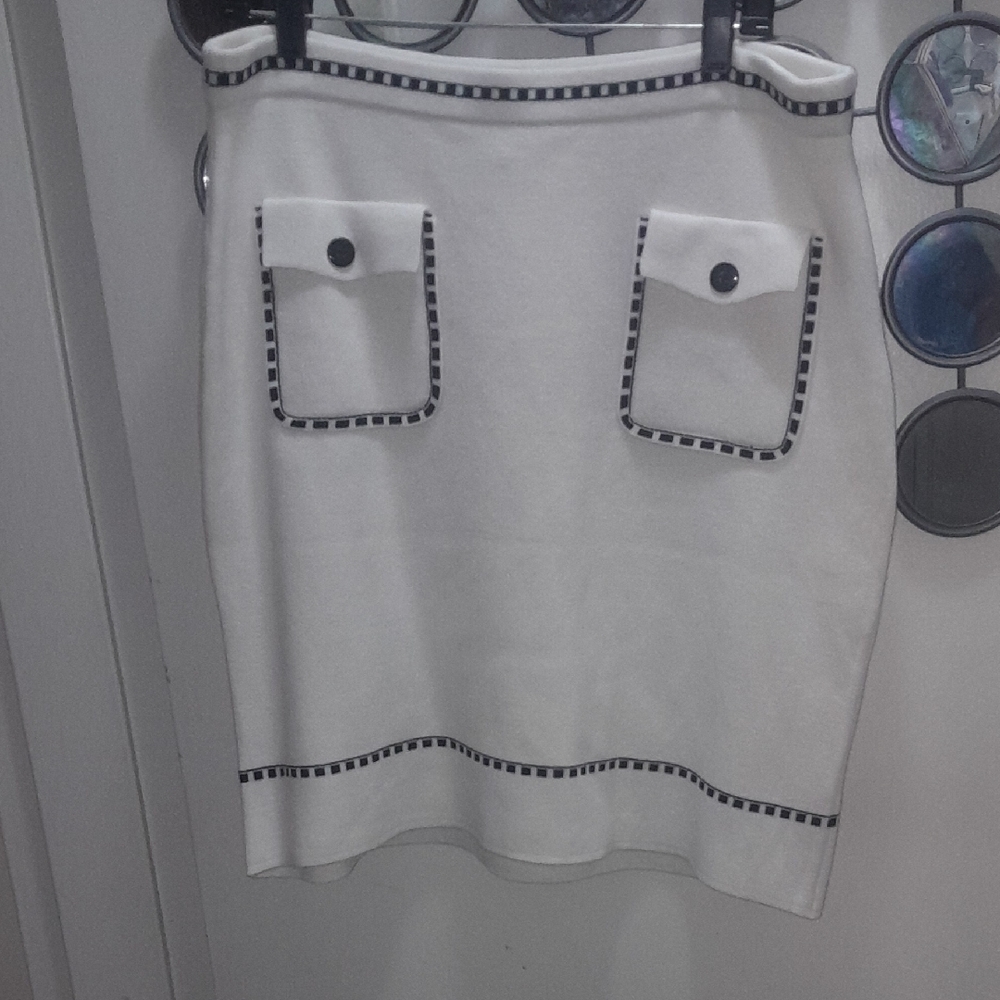 🌺White Pocket-Detail Women's Skirt